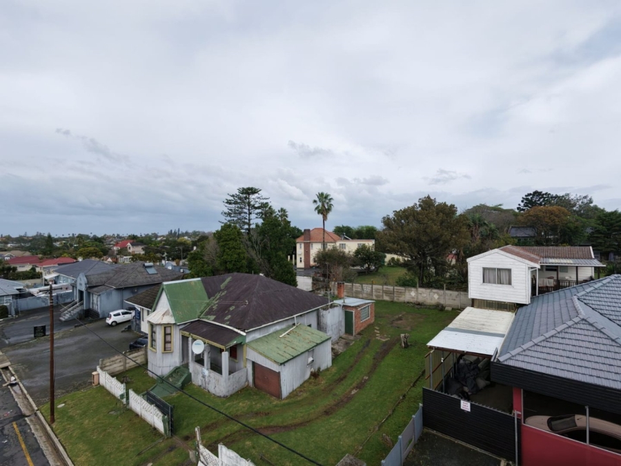 6 Bedroom Property for Sale in Vincent Eastern Cape